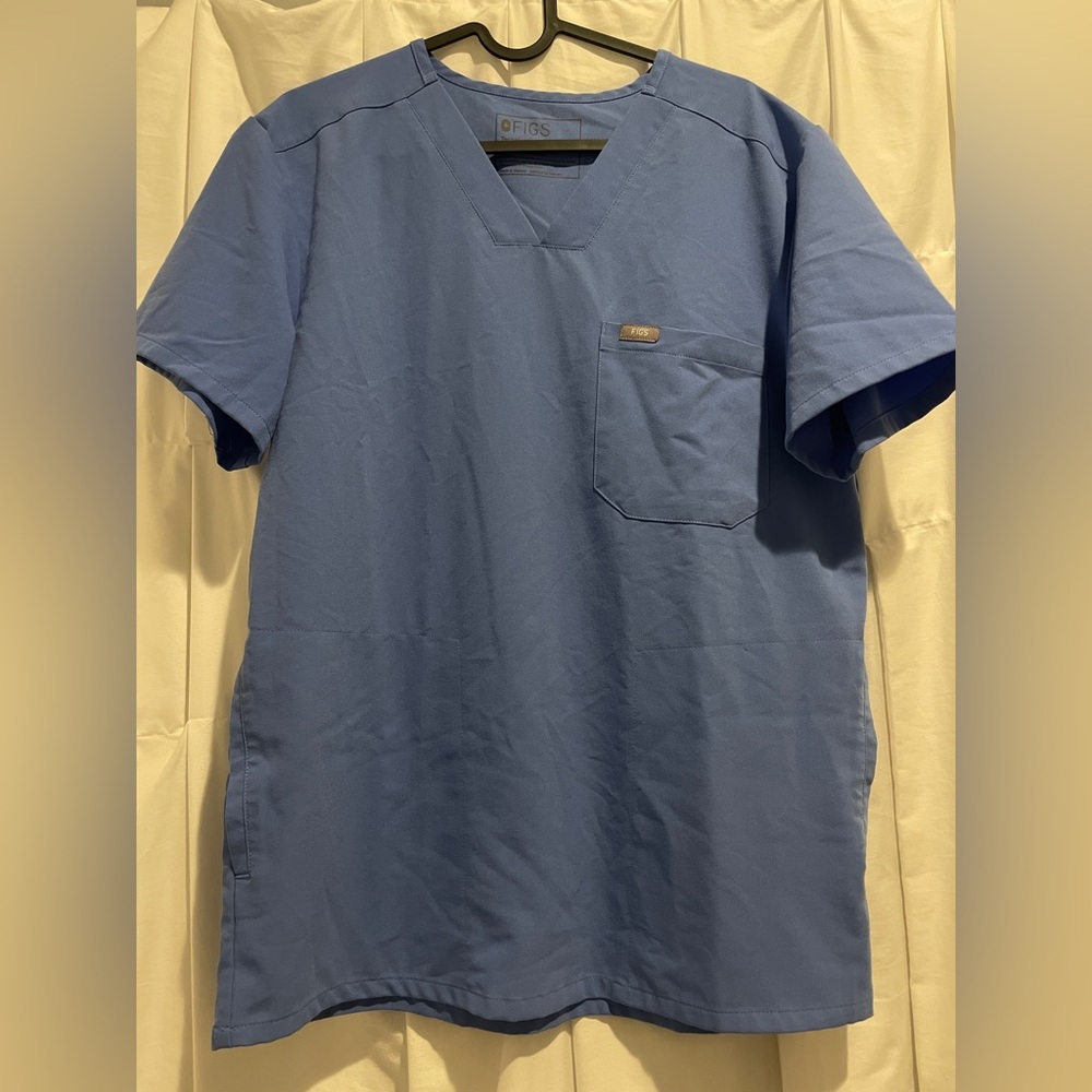 Figs Women’s 3-Pocket Leon Ceil Blue Scrub Top Size L